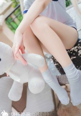 他揉捏她两乳不停呻吟_4K手机在线观看