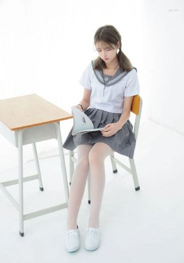 楼上的女邻居在线观看_高清在线观看完整版